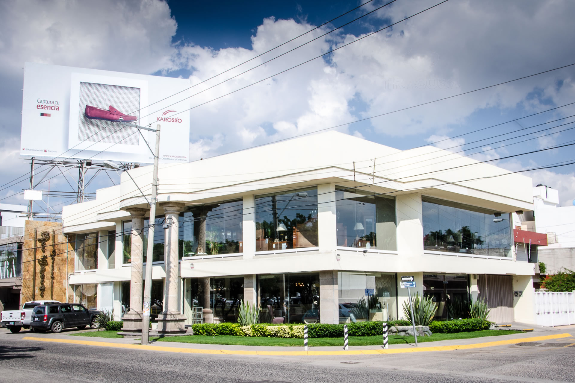 locales comerciales en una zona de alto flujo vehicular (50,000 vehículos al día) Silao